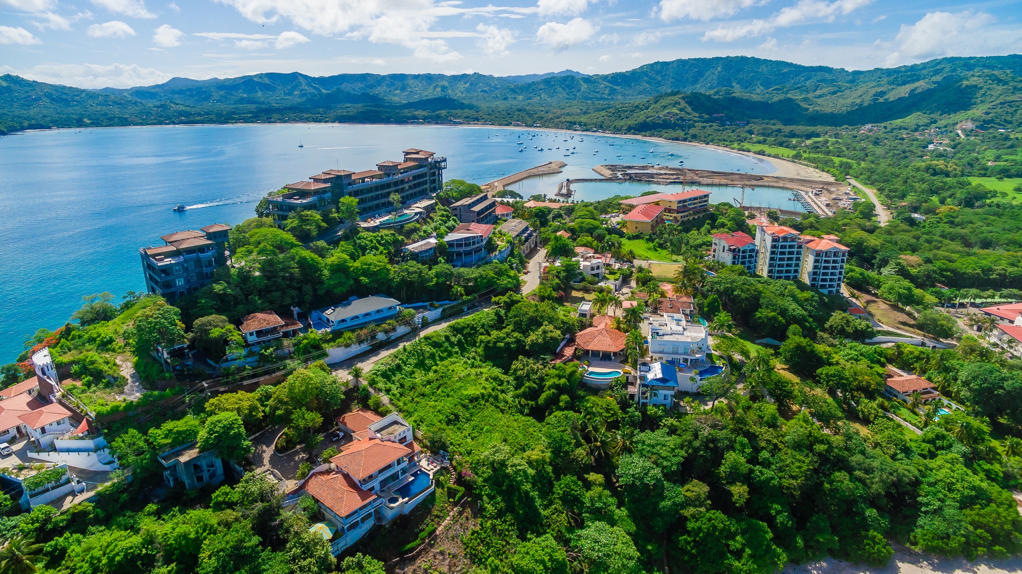 Why Costa Rica is Perfect for Retirees and Expats header image.