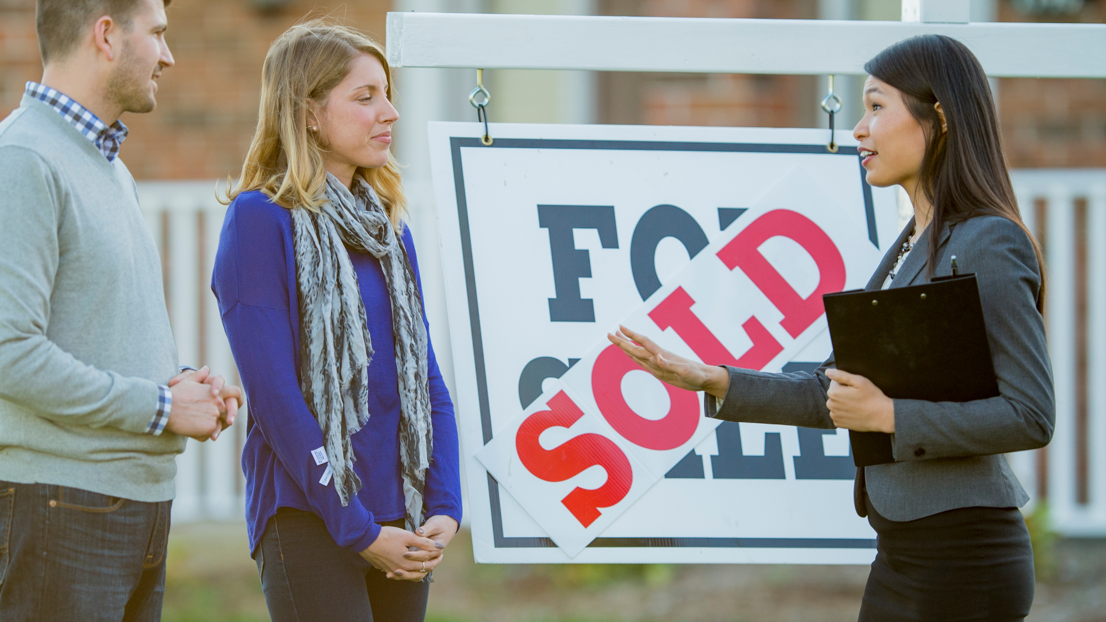 Can Foreigners Buy Real Estate in Costa Rica header image.