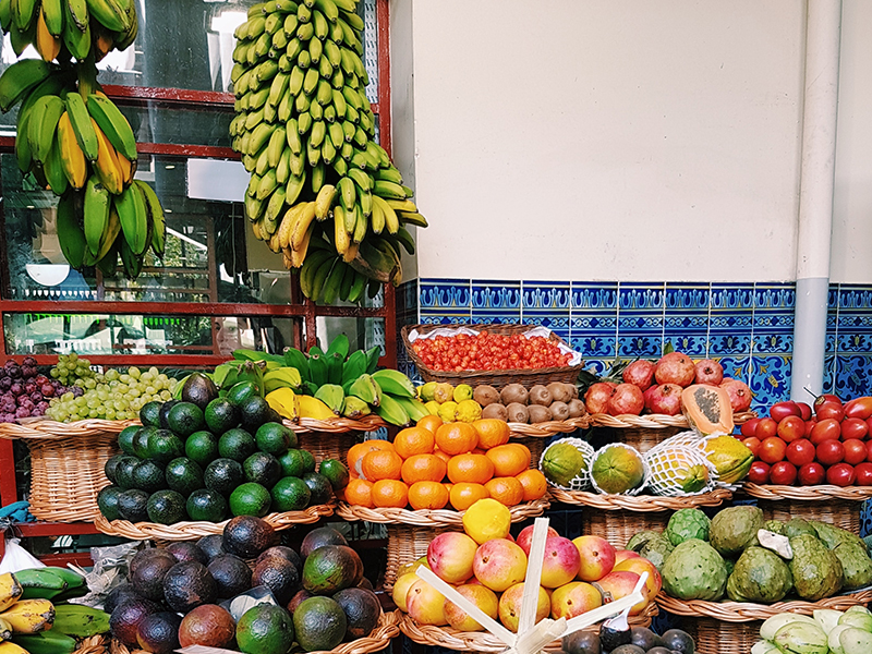 Tropical Paradise on a Plate: Exploring the Exquisite Fruits of Costa Rica header image.