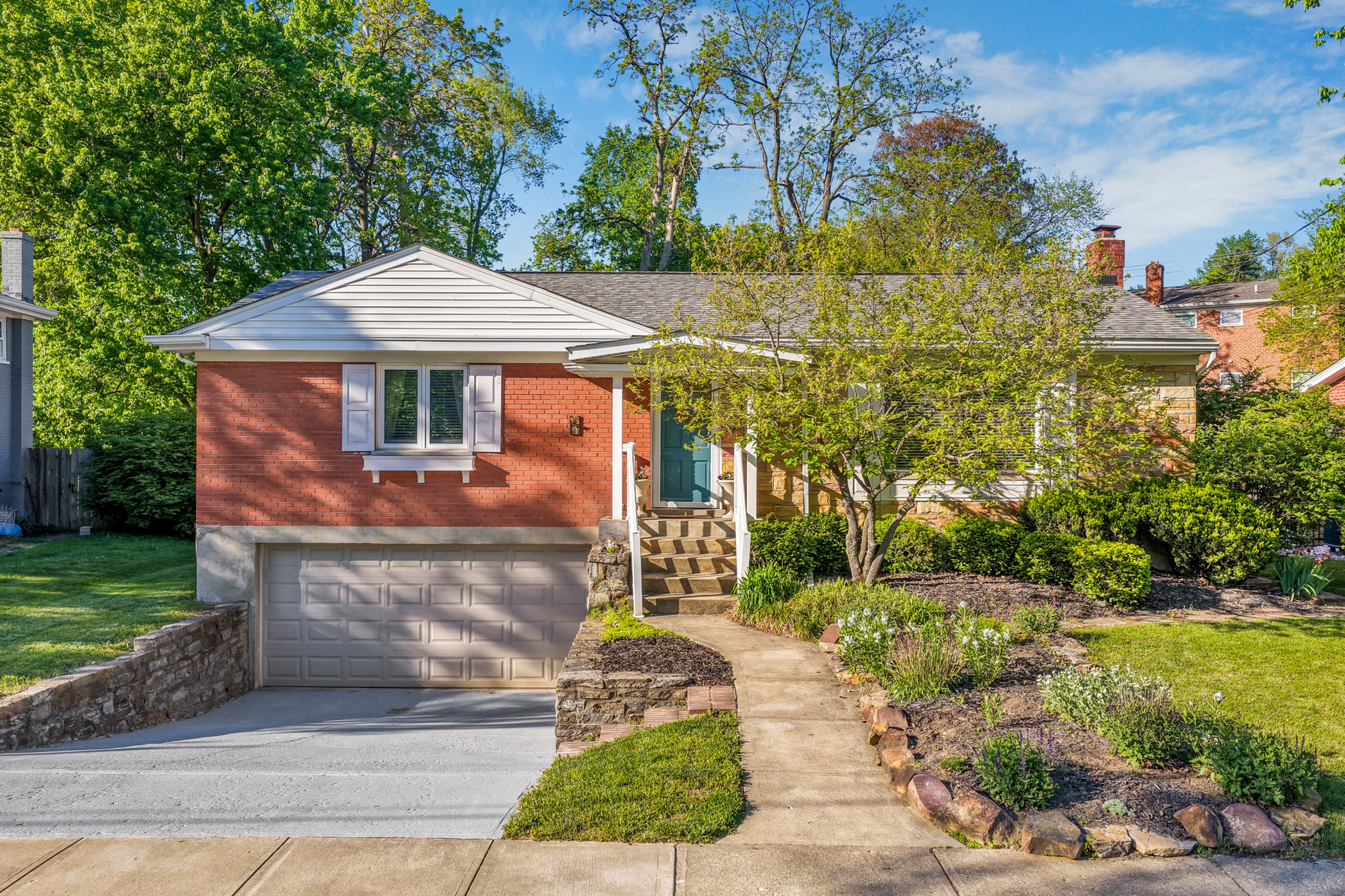Hyde Park Real Estate Market header image.
