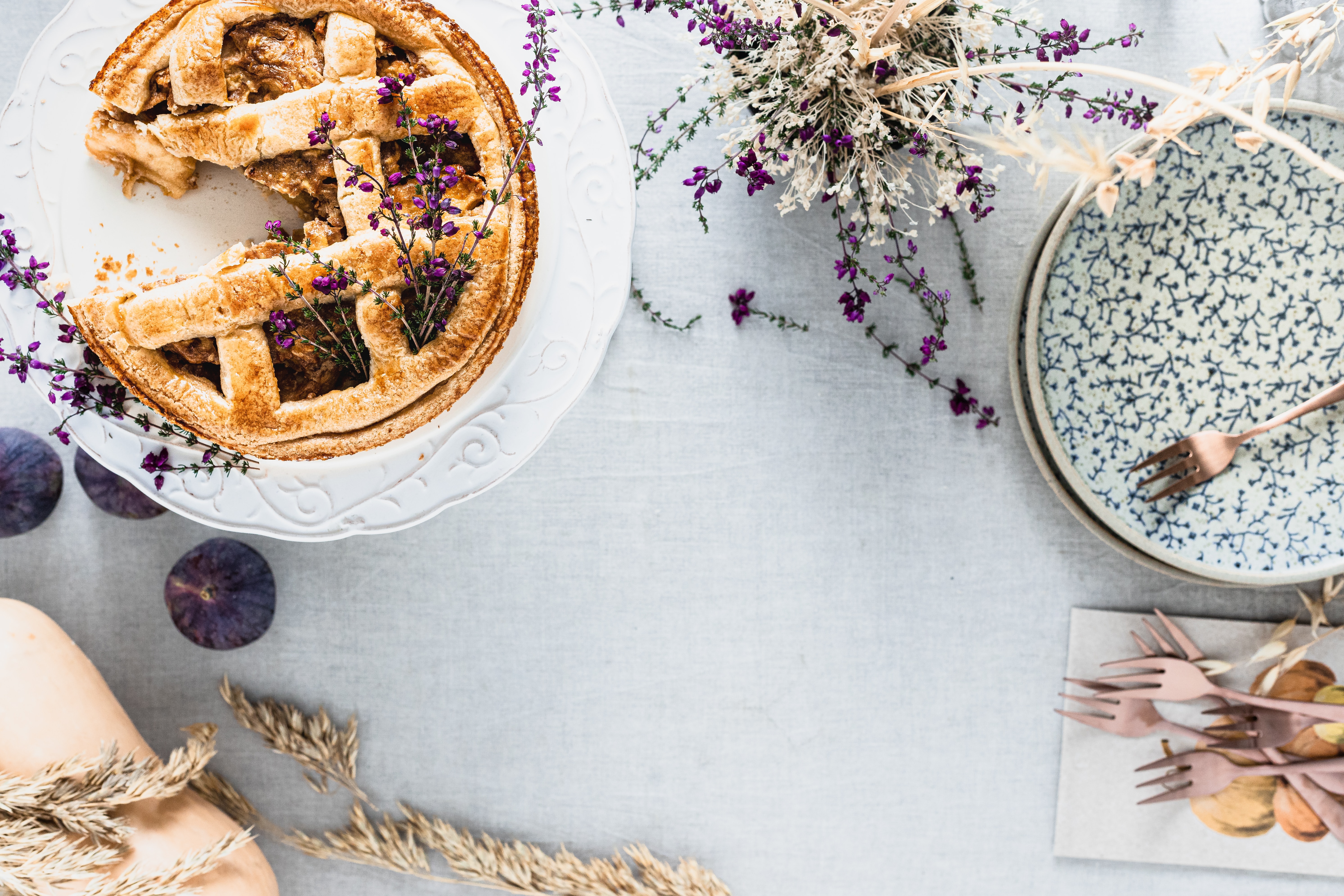 Hosting A Stress-Free Thanksgiving header image.