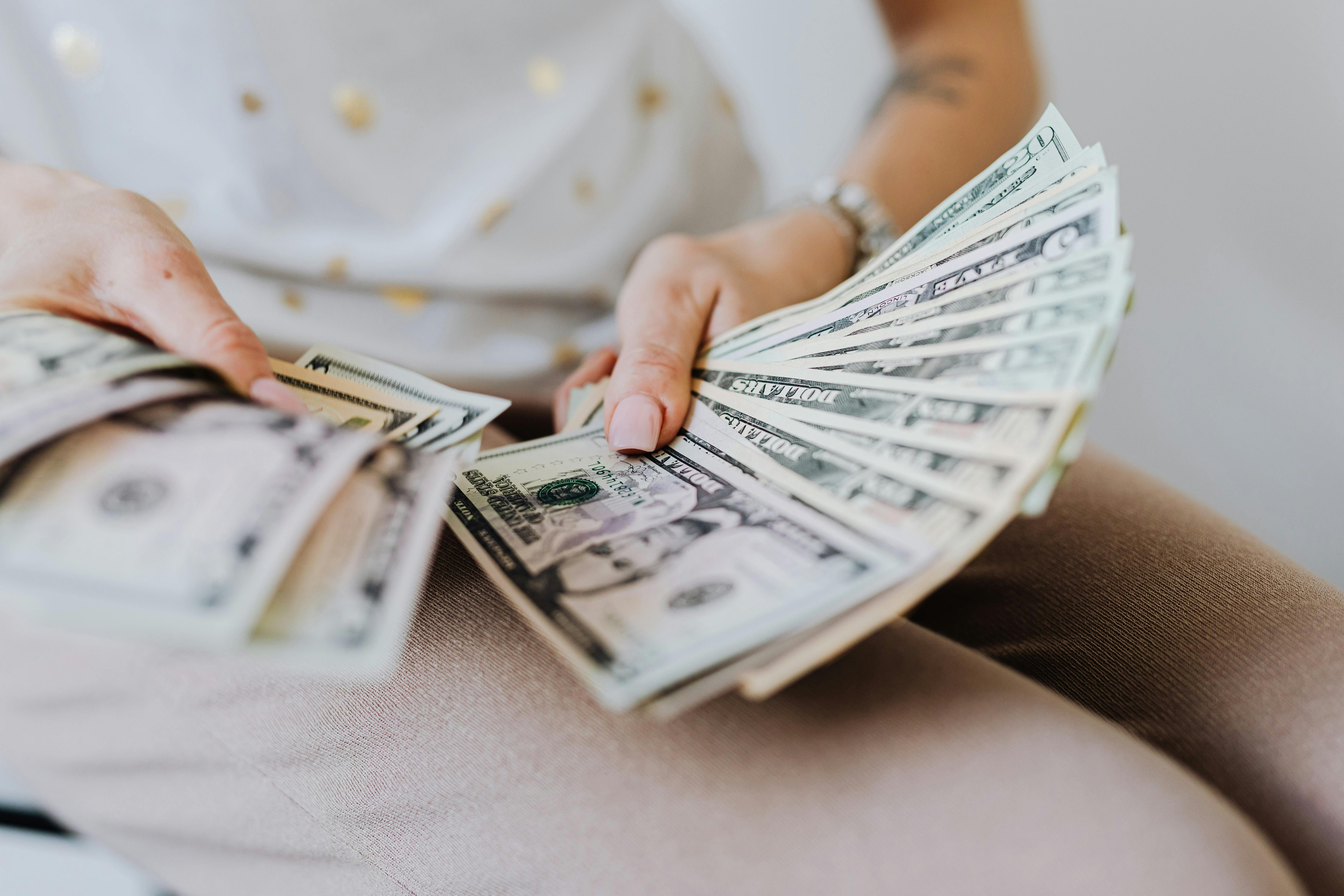 What’s Included in Closing Costs? A Breakdown for Buyers & Sellers header image.