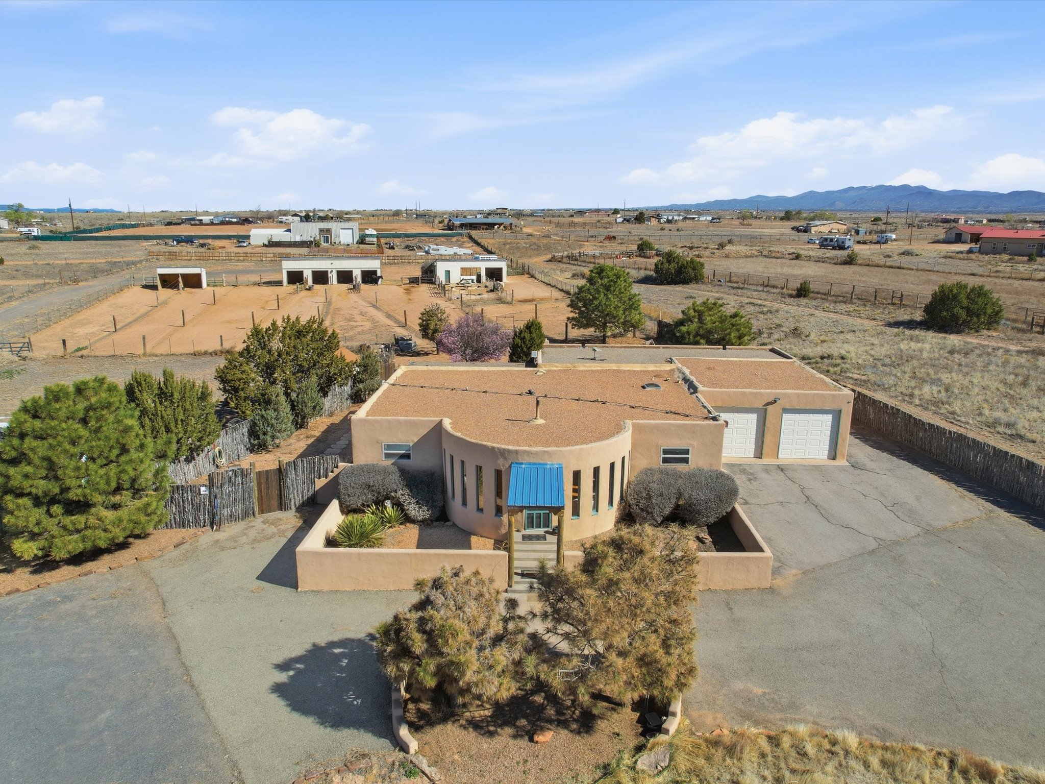 35 Vista Alondra Santa Fe, NM 87508