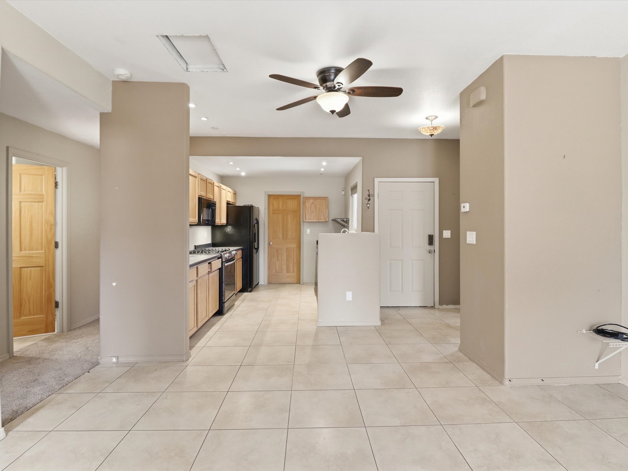 7618 Mesa Del Oro Lane Santa Fe, NM 87507