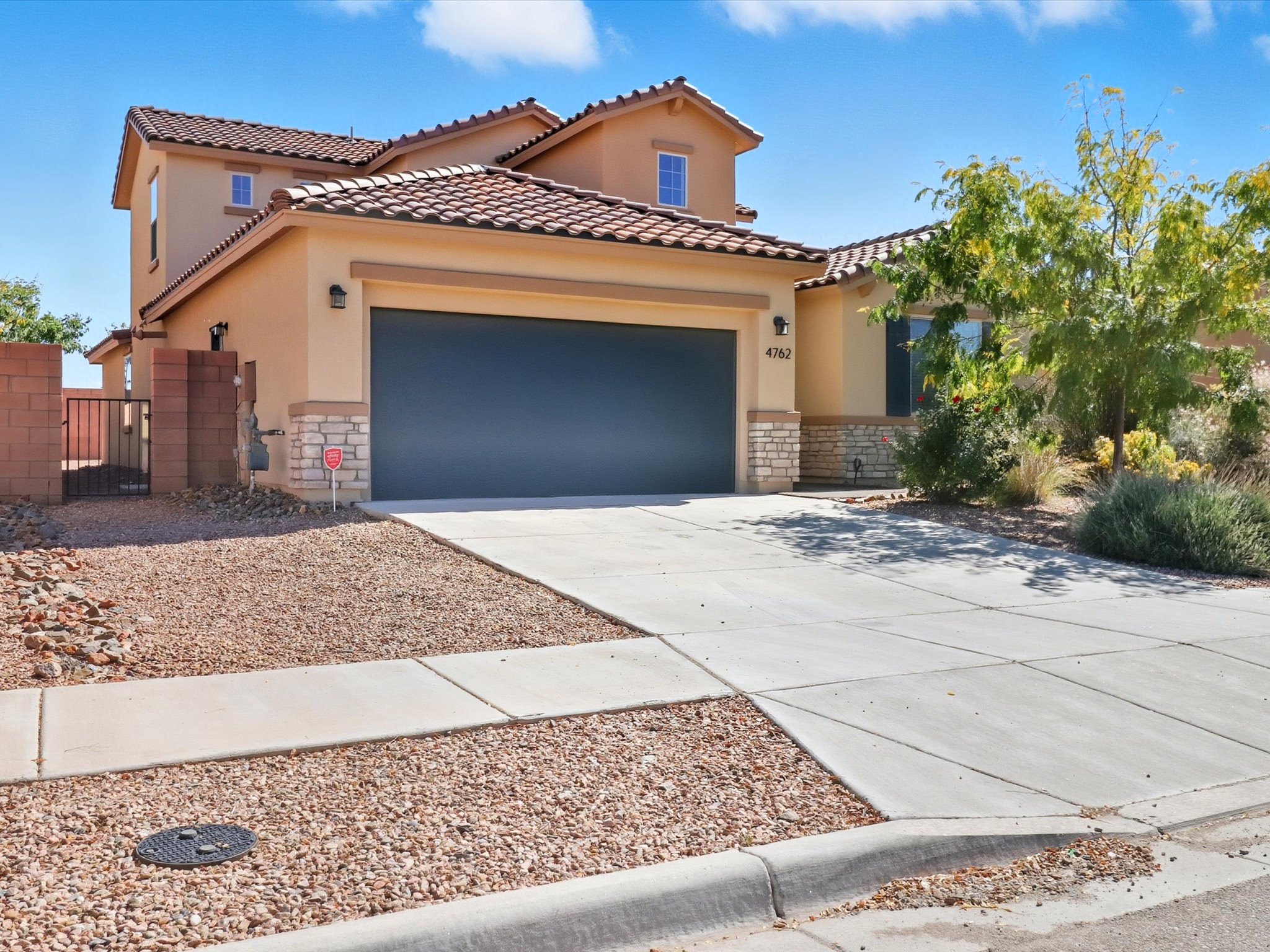 4762 Viento Del Norte Santa Fe, NM 87507