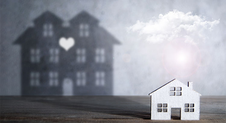 Thinking of Selling Your House? This is a Perfect Time! header image.