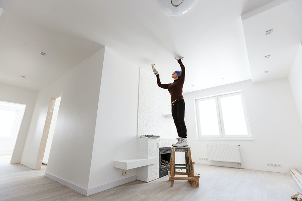 How to Fix Ceiling Water Stains header image.
