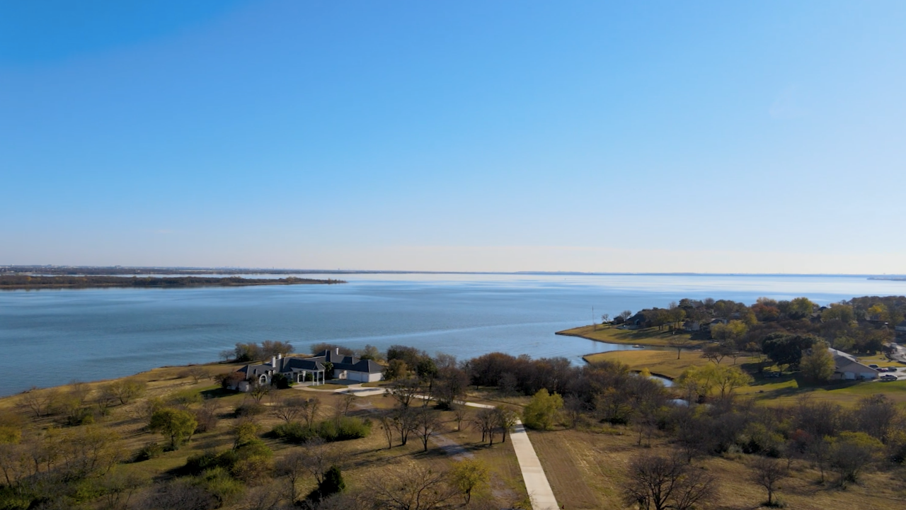 Top Dallas Neighborhoods: Touring Lakewood Village header image.