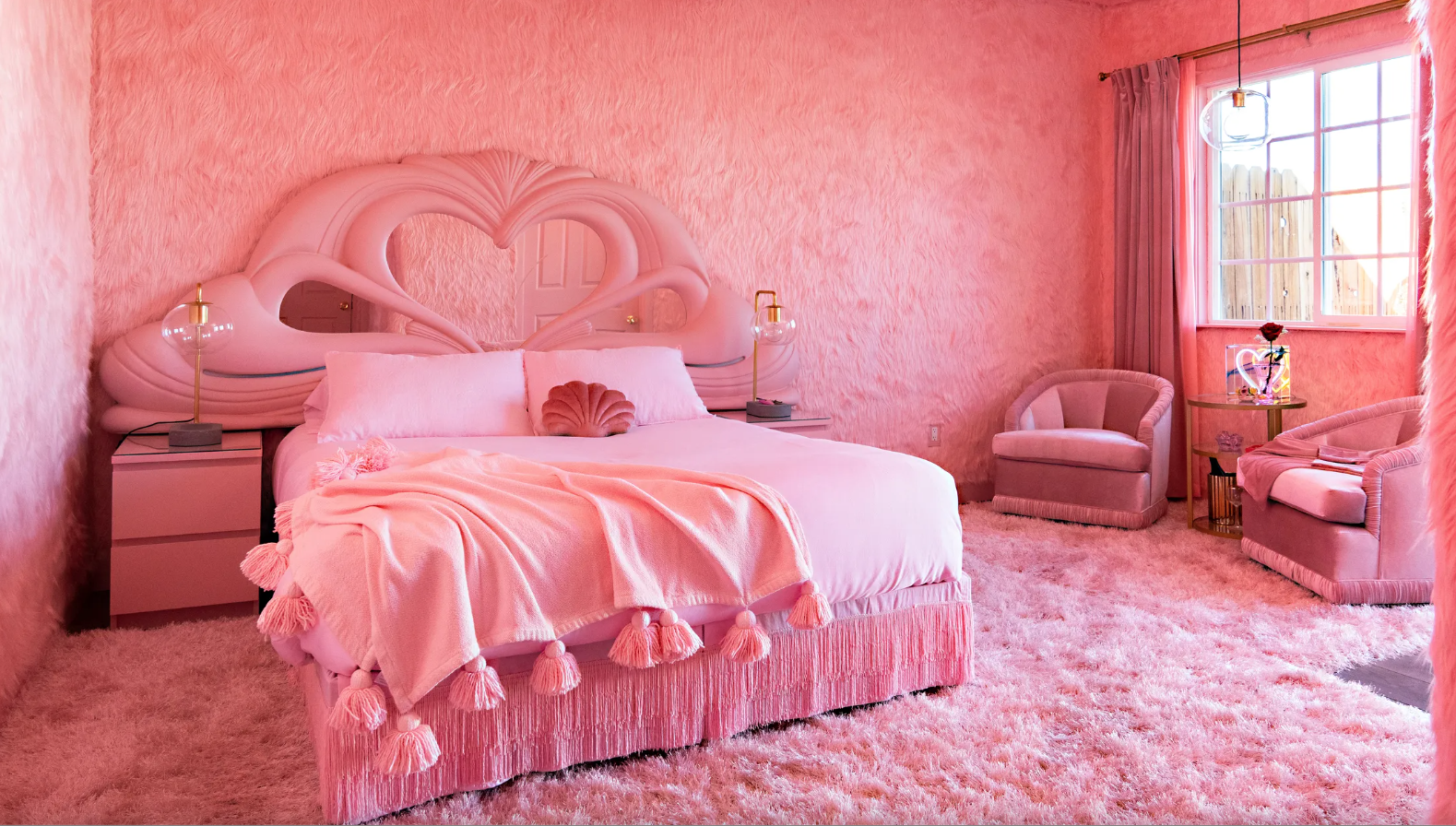 The Rise of Kitschy, Themed Vacation Rentals header image.