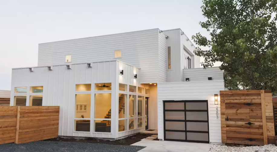 5 Stylish Prefab Homes in Austin, Texas header image.