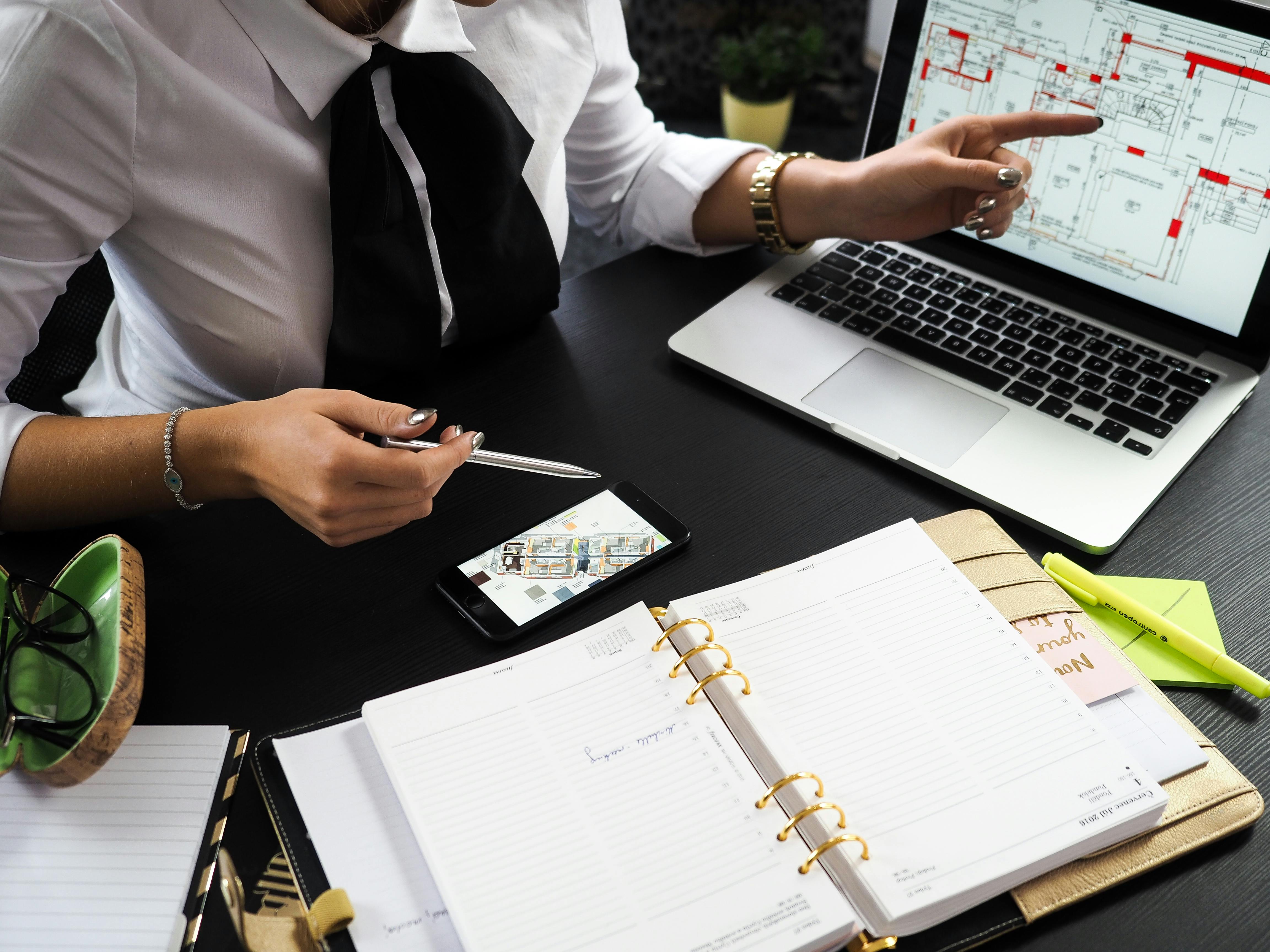 Top 5 Real Estate Mistakes to Avoid in 2025 (And How to Get It Right) header image.