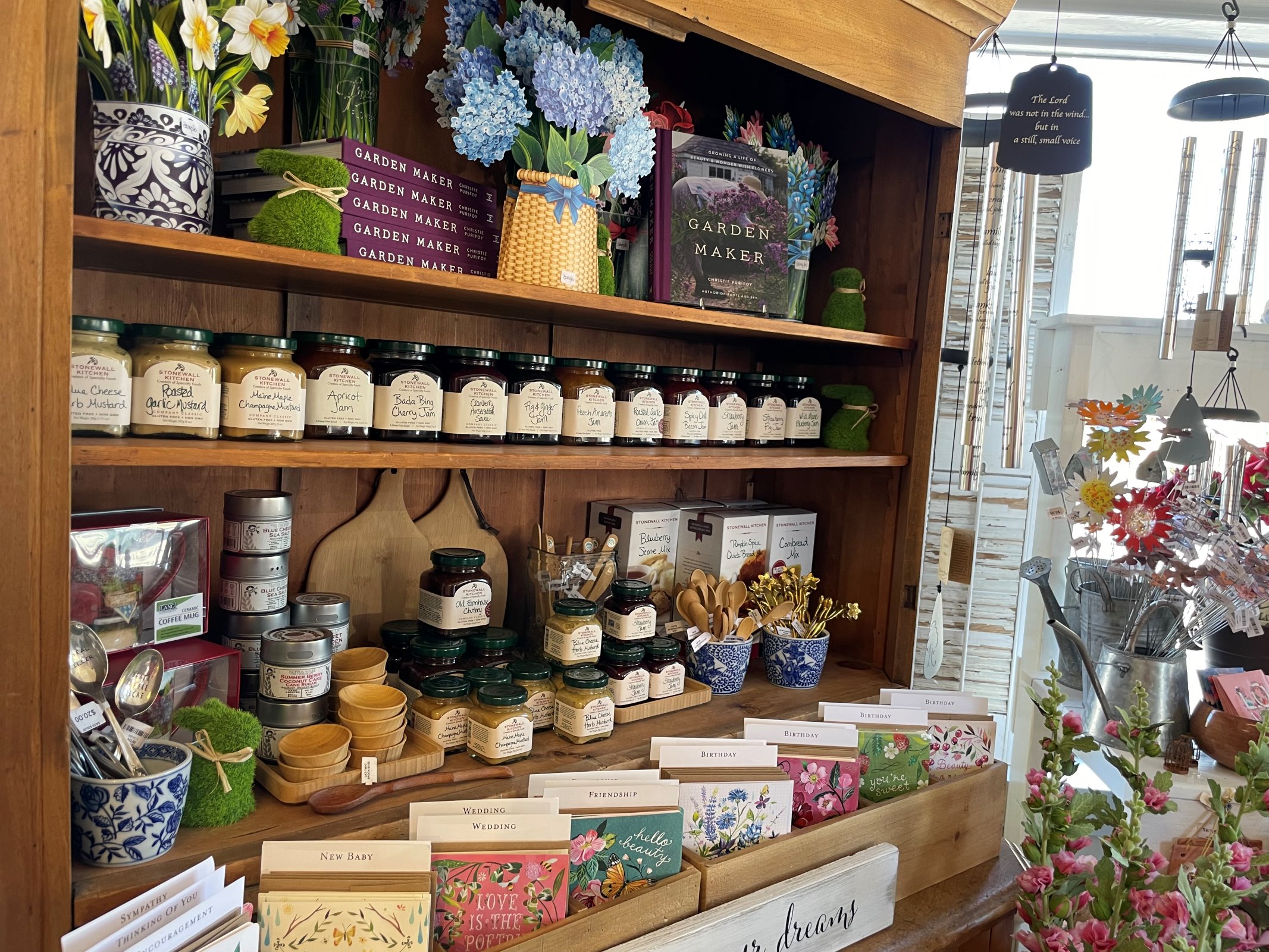 Barn & Charm header image.