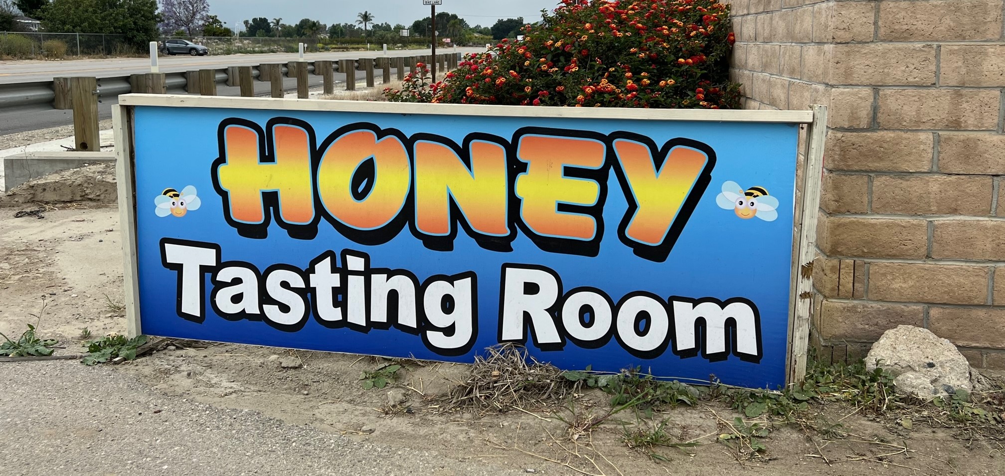 Honey Tasting Room- Turn Right! header image.