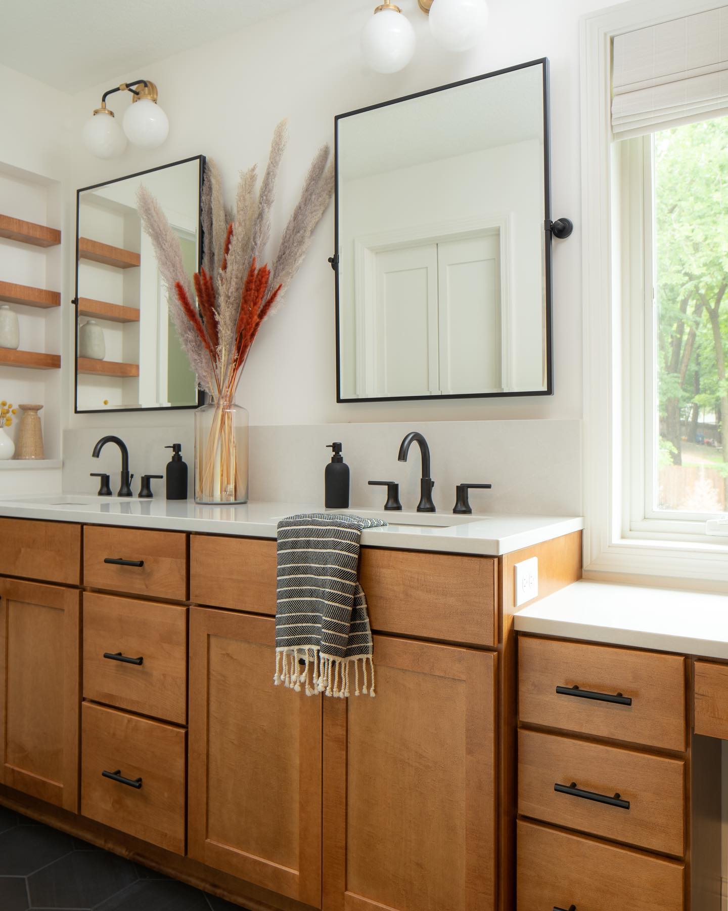 Easy-Breezy Summer Decorating Ideas header image.