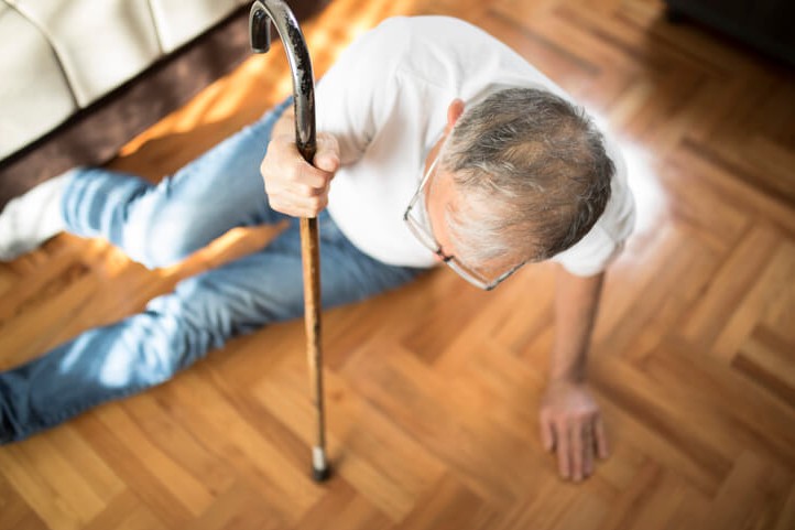 Cognitive Decline and Falls in Seniors: Early Warning Signs and What You Can Do to Help header image.