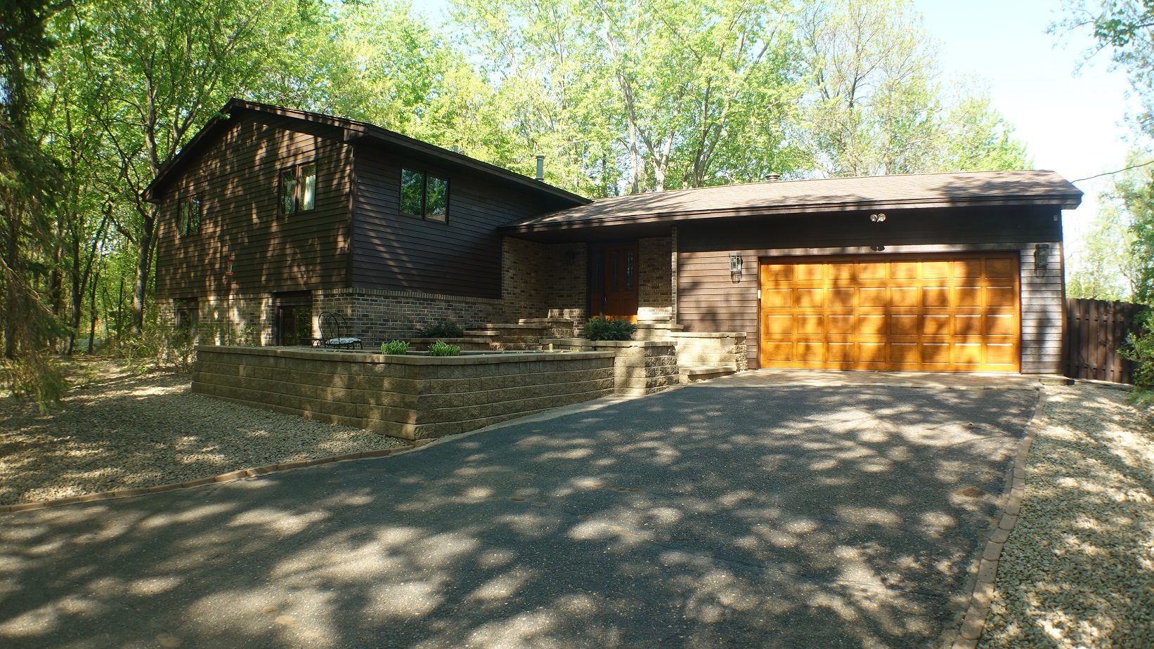 Home for sale in Anoka County is well cared for and it shows! header image.