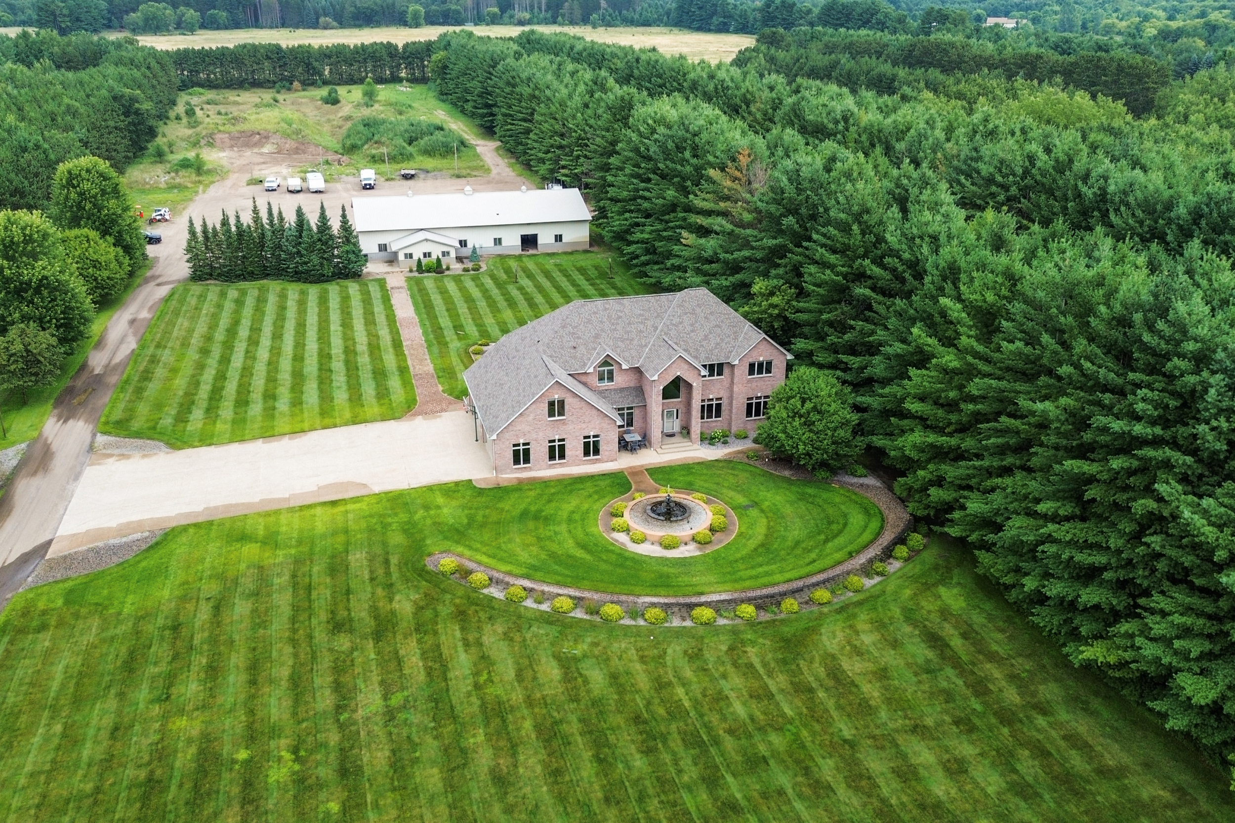 5 bed, 5 bath estate in Zimmerman header image.