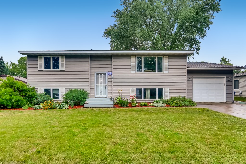 This #homeforsale in @Centerville has many updated must have features! header image.