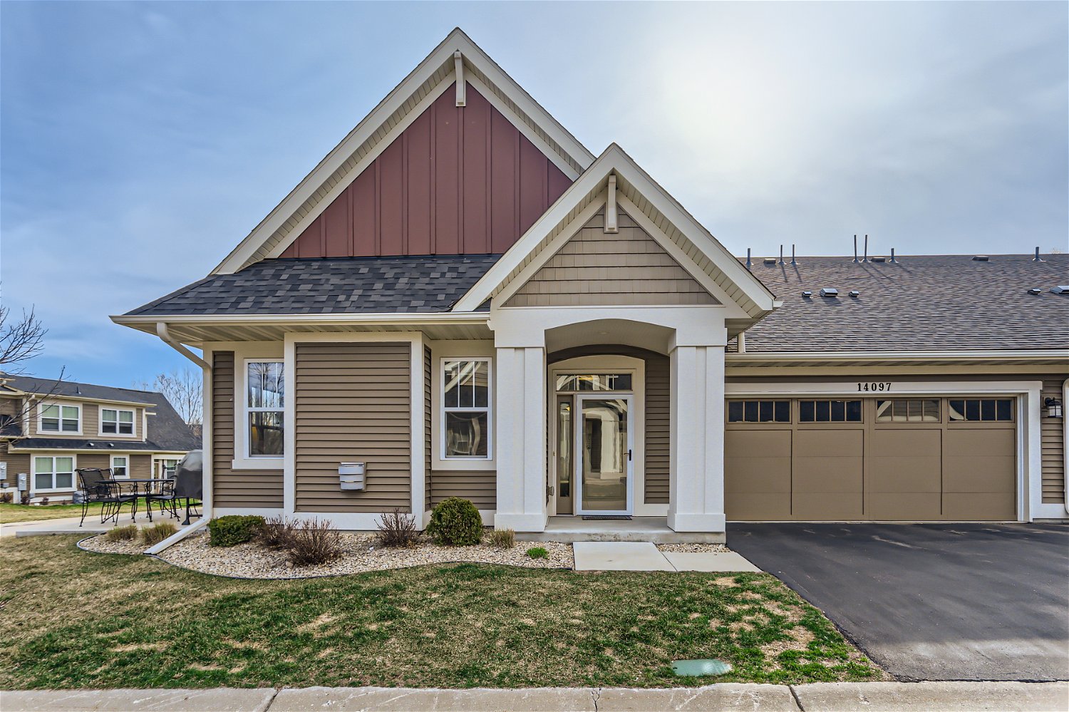 Now under contract in Rosemount! header image.