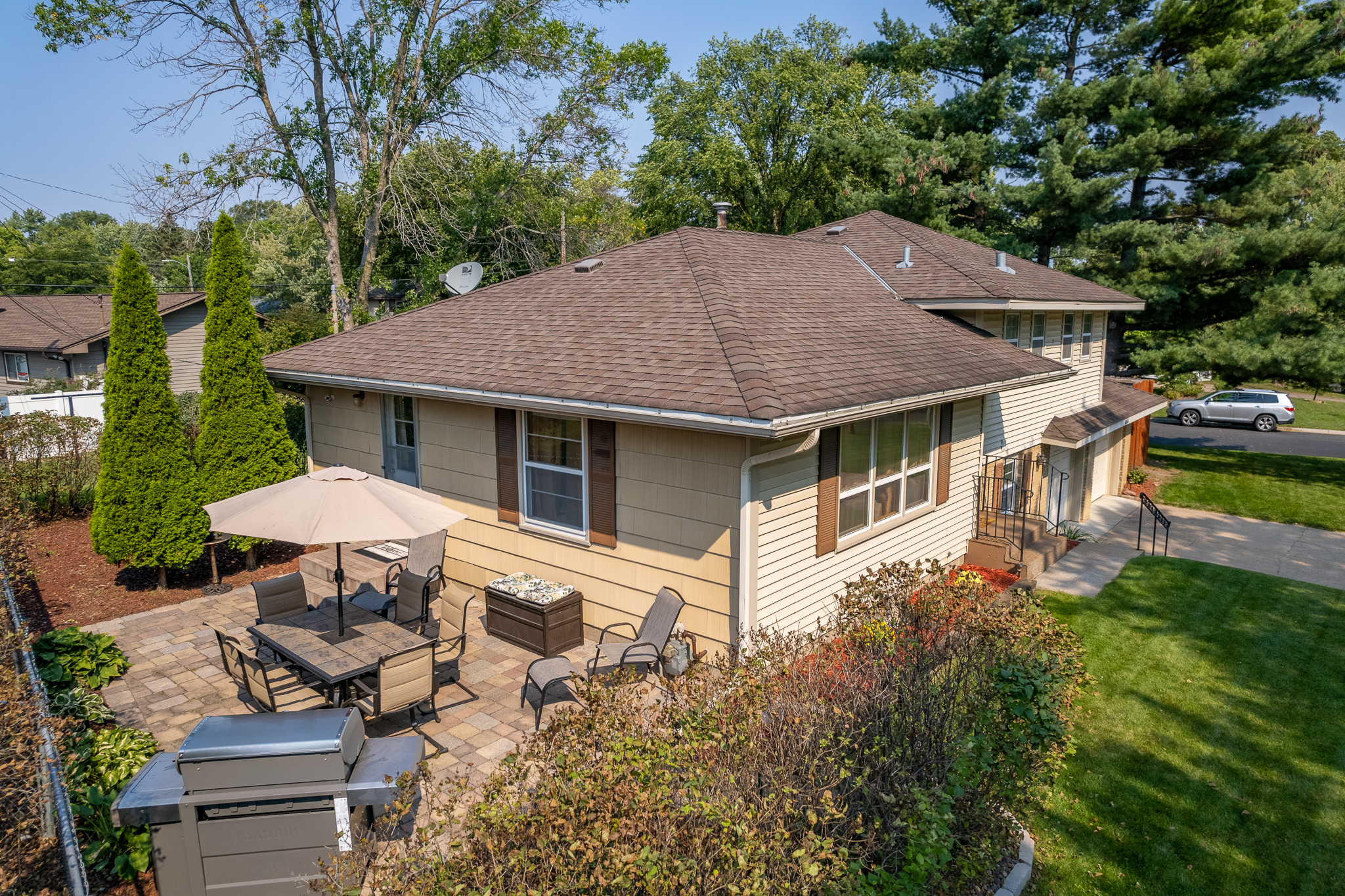 @CoonRapids has a 4 level #homeforsale is beautiful! header image.