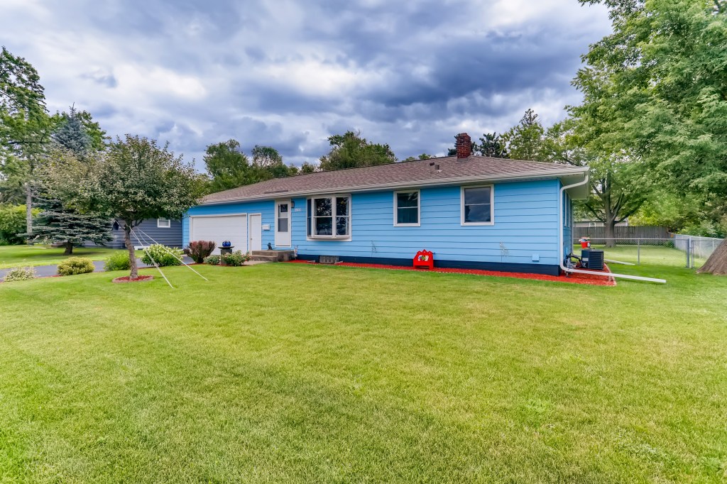 This home for sale in Anoka has been updated! PENDING! header image.