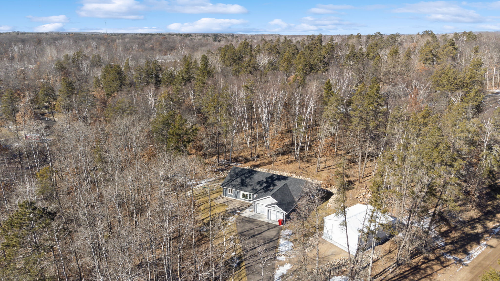 Welcome to your serene retreat at @BreezyPoint! header image.