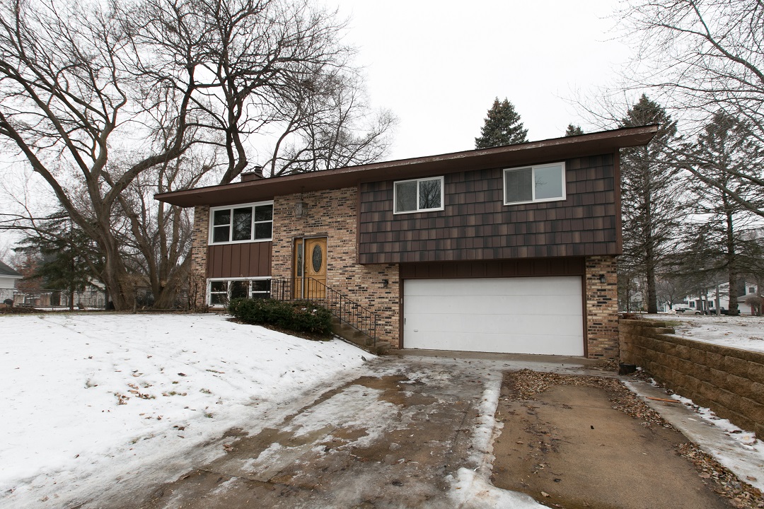 New new new!!! @homesforsale in @MoundsView! SOLD! header image.