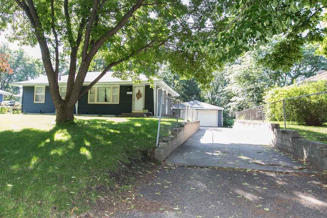 Rambler for sale in Coon Rapids! SOLD AND CLOSED! header image.