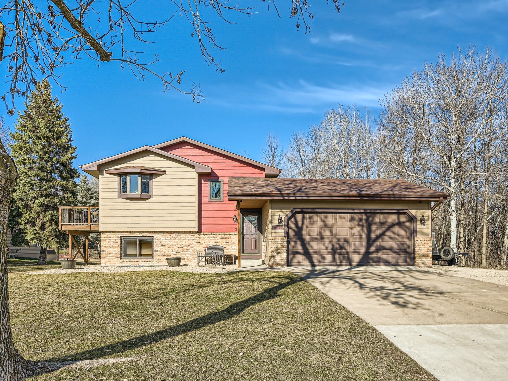 Delightful 3 Bedroom, 2 Bath Home For Sale in Centerville! header image.