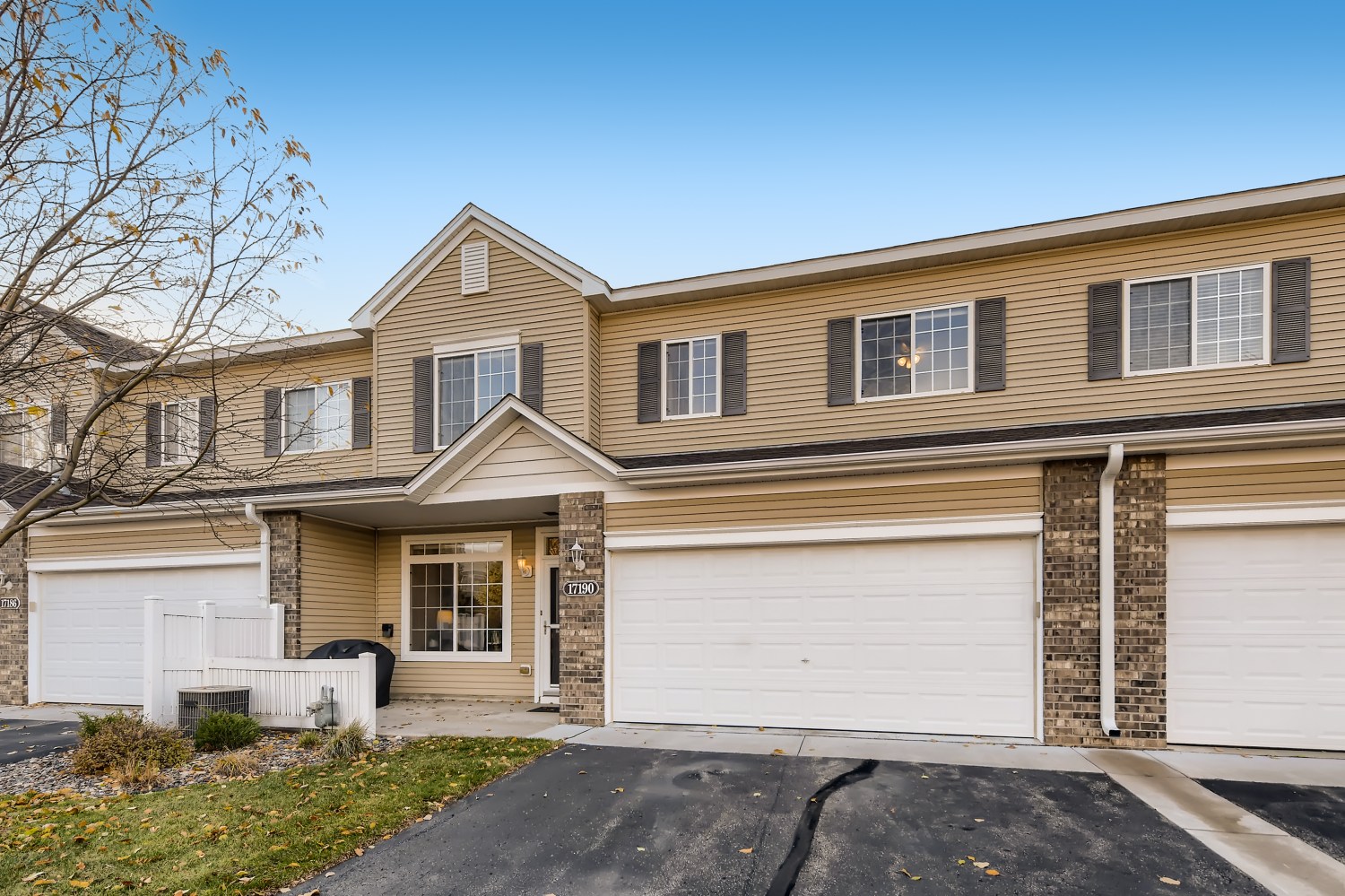 This #townhome #forsale in @ElkRiver is in a fantastic location! SOLD! header image.