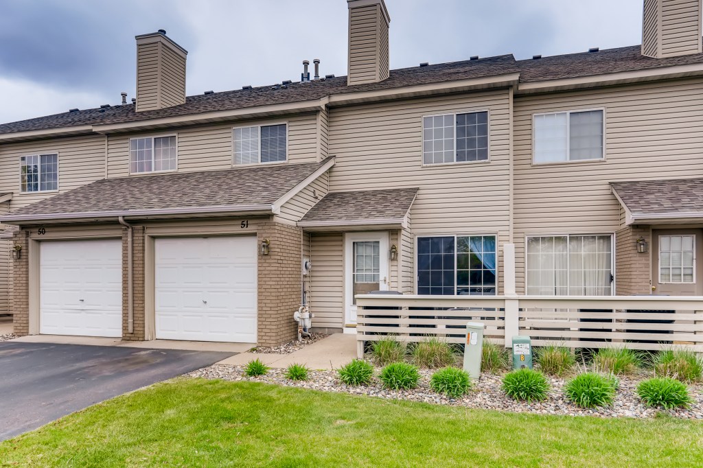 2 story townhome for sale in Coon Rapids! header image.