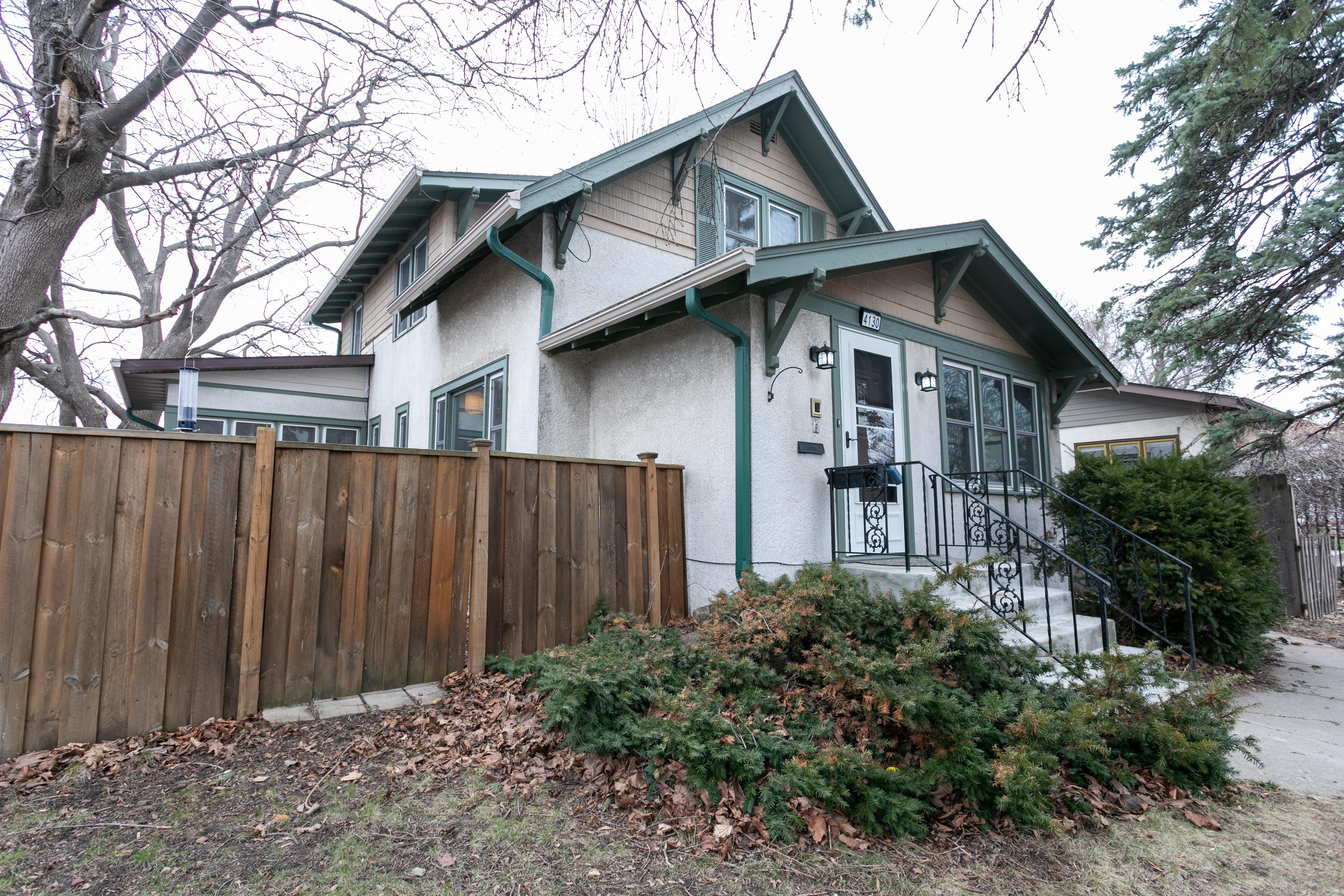 @ColumbiaHeights has a #homeforsale with stunning details! SOLD!! header image.