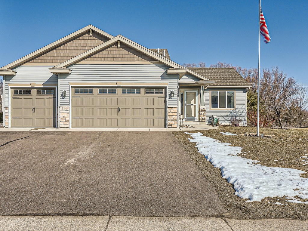 This home for sale in Dayton has been updated perfectly! SOLD! header image.