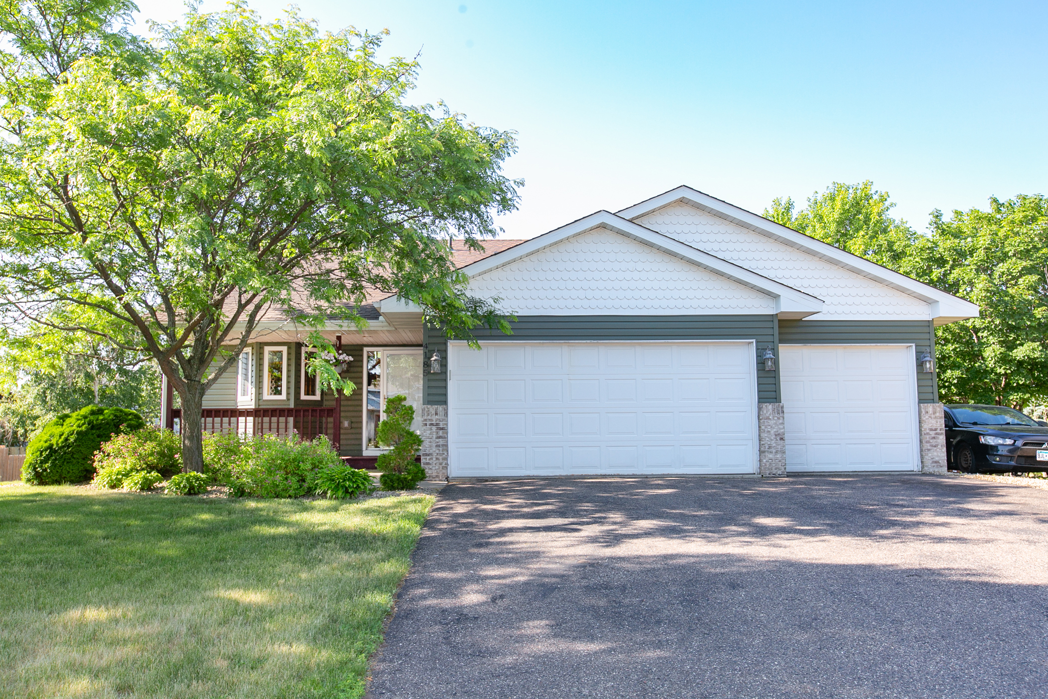 This Big Lake home for sale is so welcoming! SOLD!!! header image.