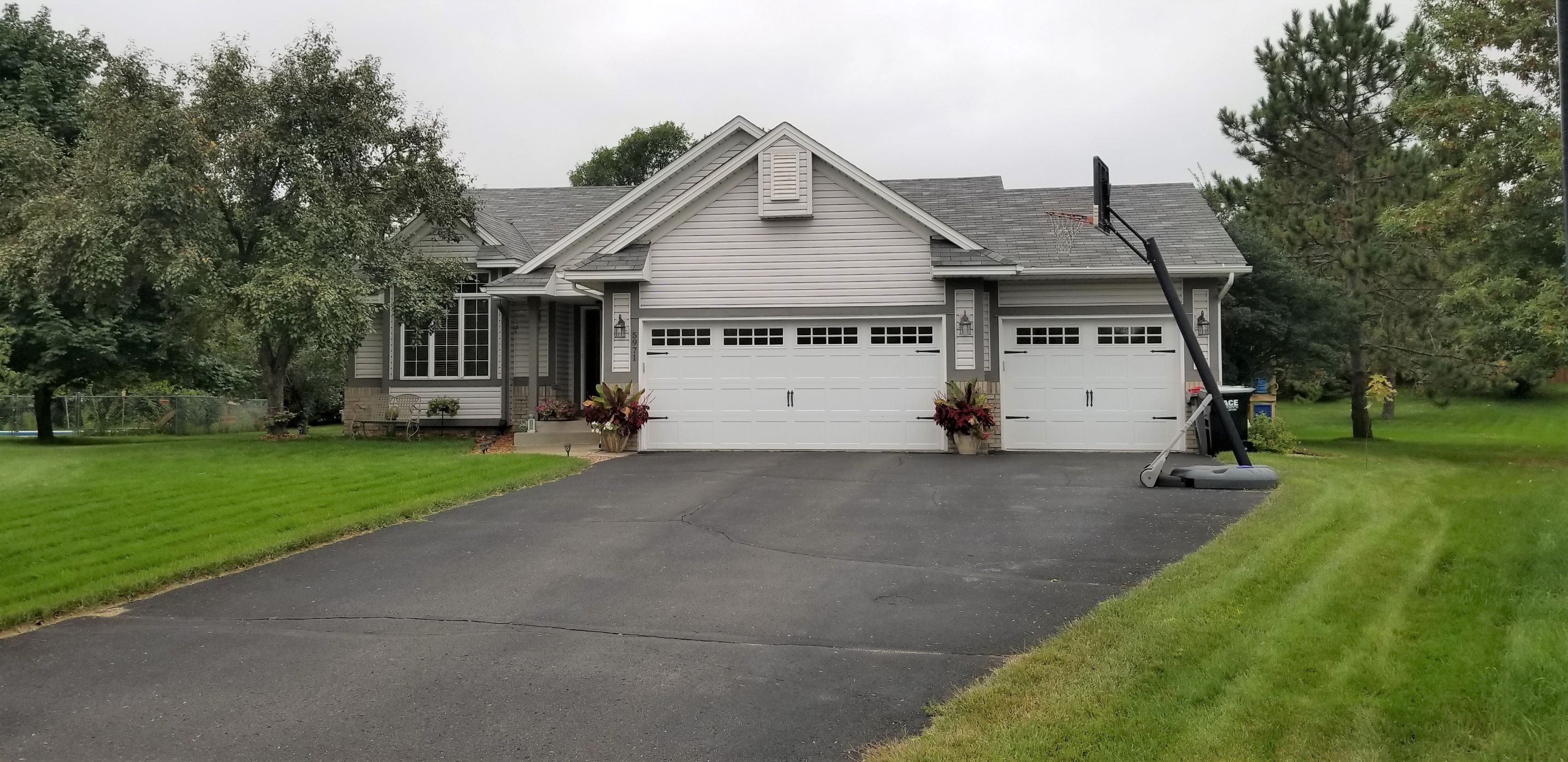 This home is all about convenience! Pending!! header image.