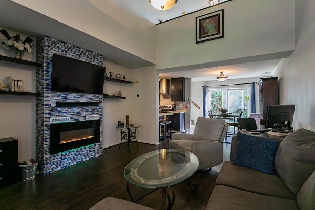 #EndUnit #townhomeforsale in @LinoLakes with beautiful features!! header image.