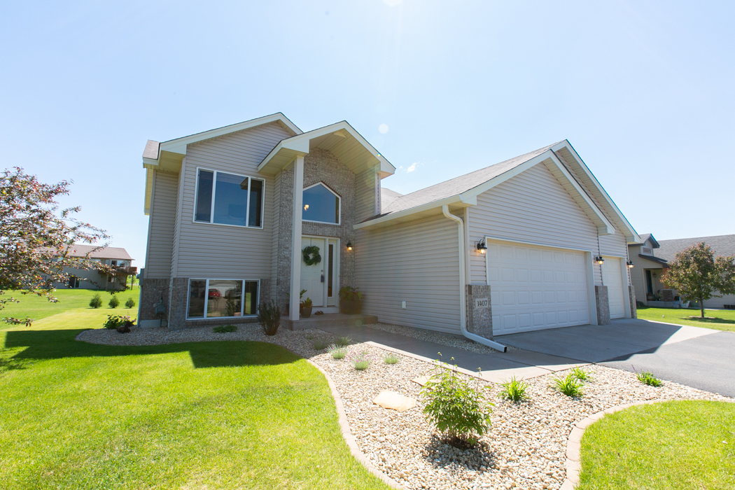 2 story stunner! SOLD!! header image.