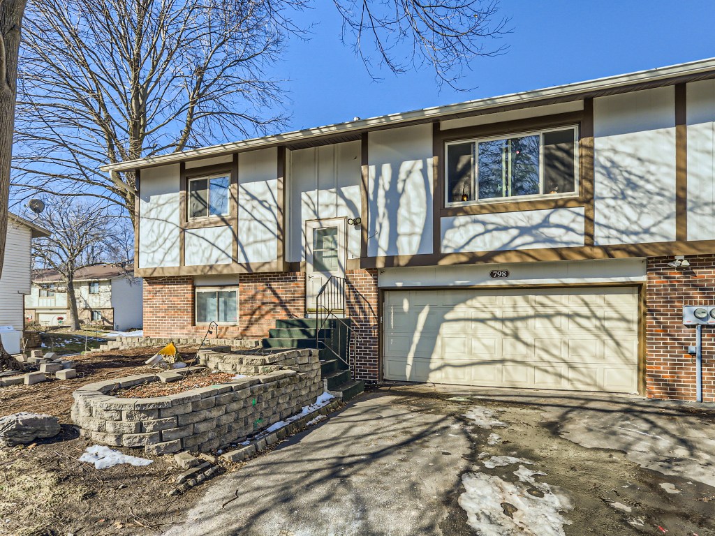 Charming #homeforsale in @Minneapolis! header image.