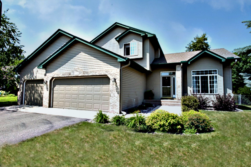 Superior #homeforsale in @Andover on a cul de sac!!  PENDING!! header image.