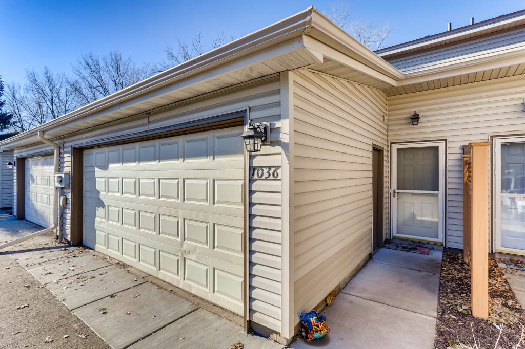 Townhome for sale in Coon Rapids! SOLD! header image.