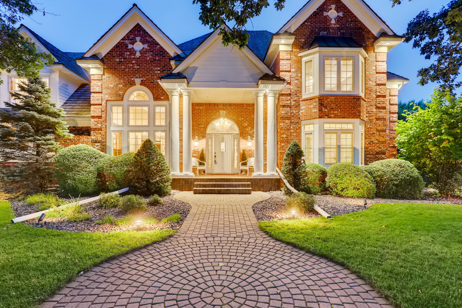 Extraordinary #homeforsale in @RamseyMN! #luxuryhomesforsaleinMN header image.