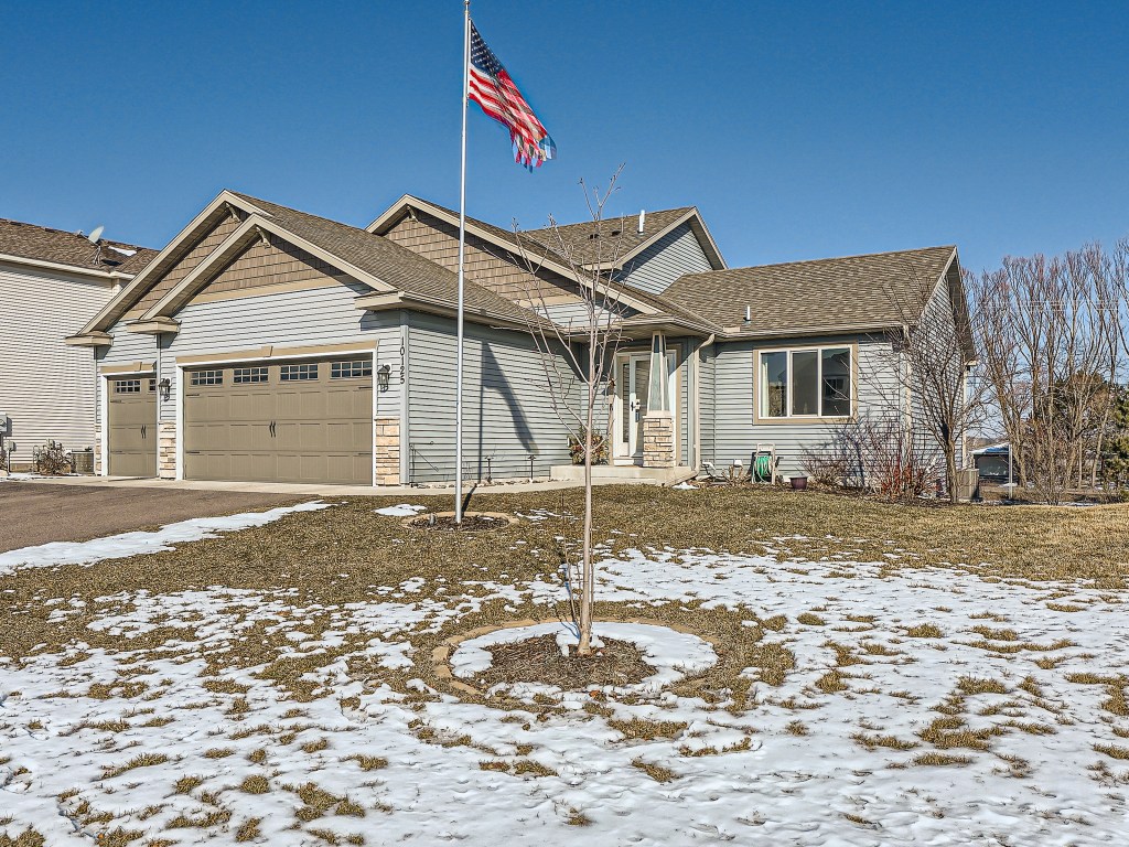 Well maintained townhome #forsale in @BigLake!! SOLD! header image.