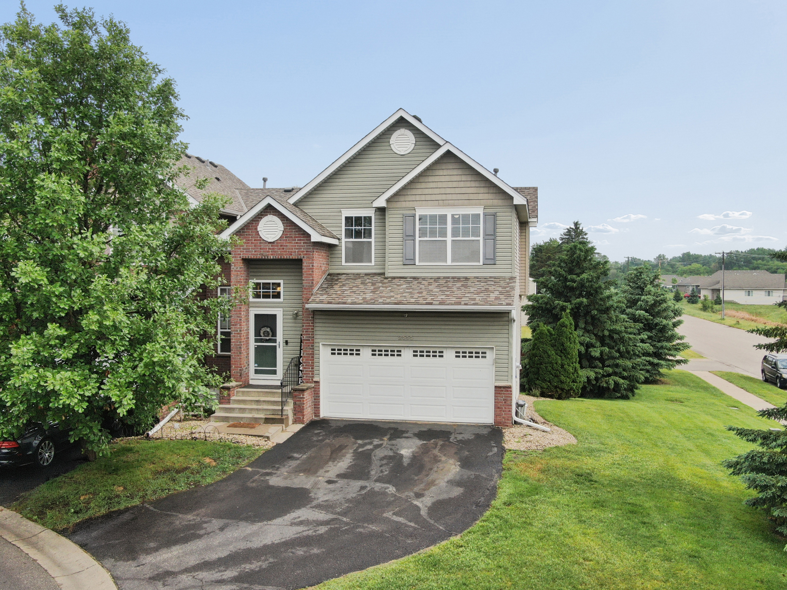 Bright & Spacious 3-Bedroom, 4-Bath End-Unit Townhome with Vaulted Ceilings header image.