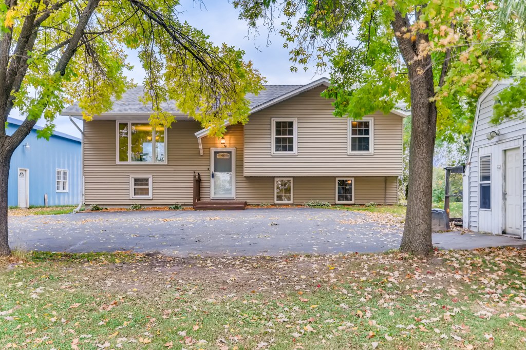 This home for sale in Nowthen is on Bass Lake! SOLD! header image.