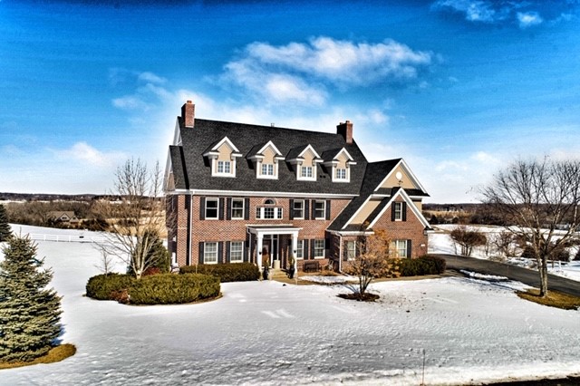 Exquisite home for sale in an equestrian community! SOLD!!! header image.