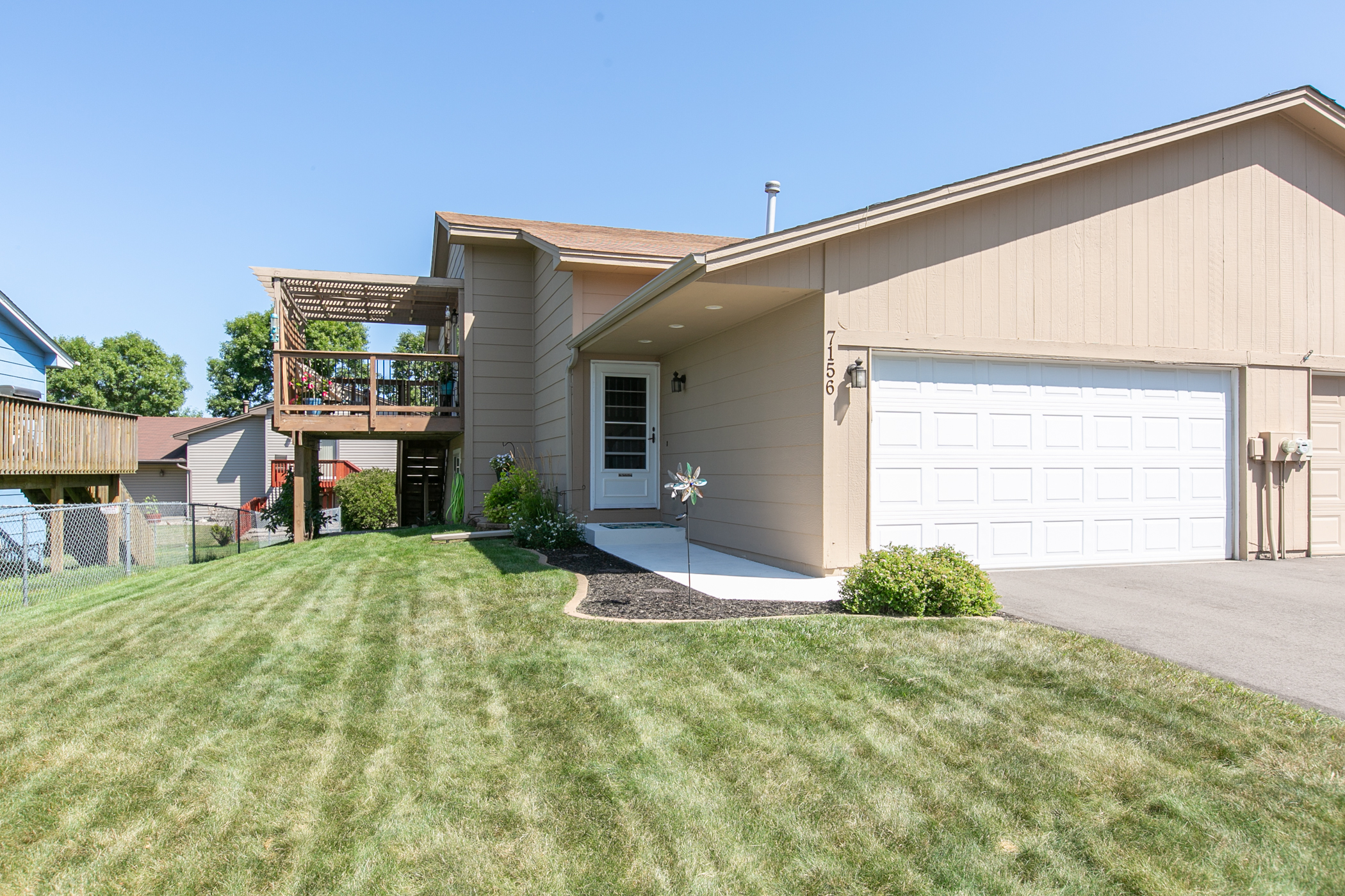 TWIN HOME SOLD!! header image.