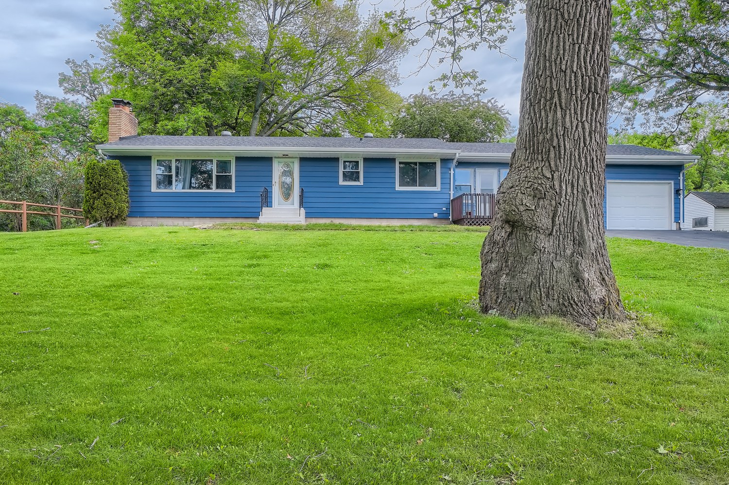 Top to bottom total rehab #homeforsale in @ChisagoCity! SOLD!! header image.