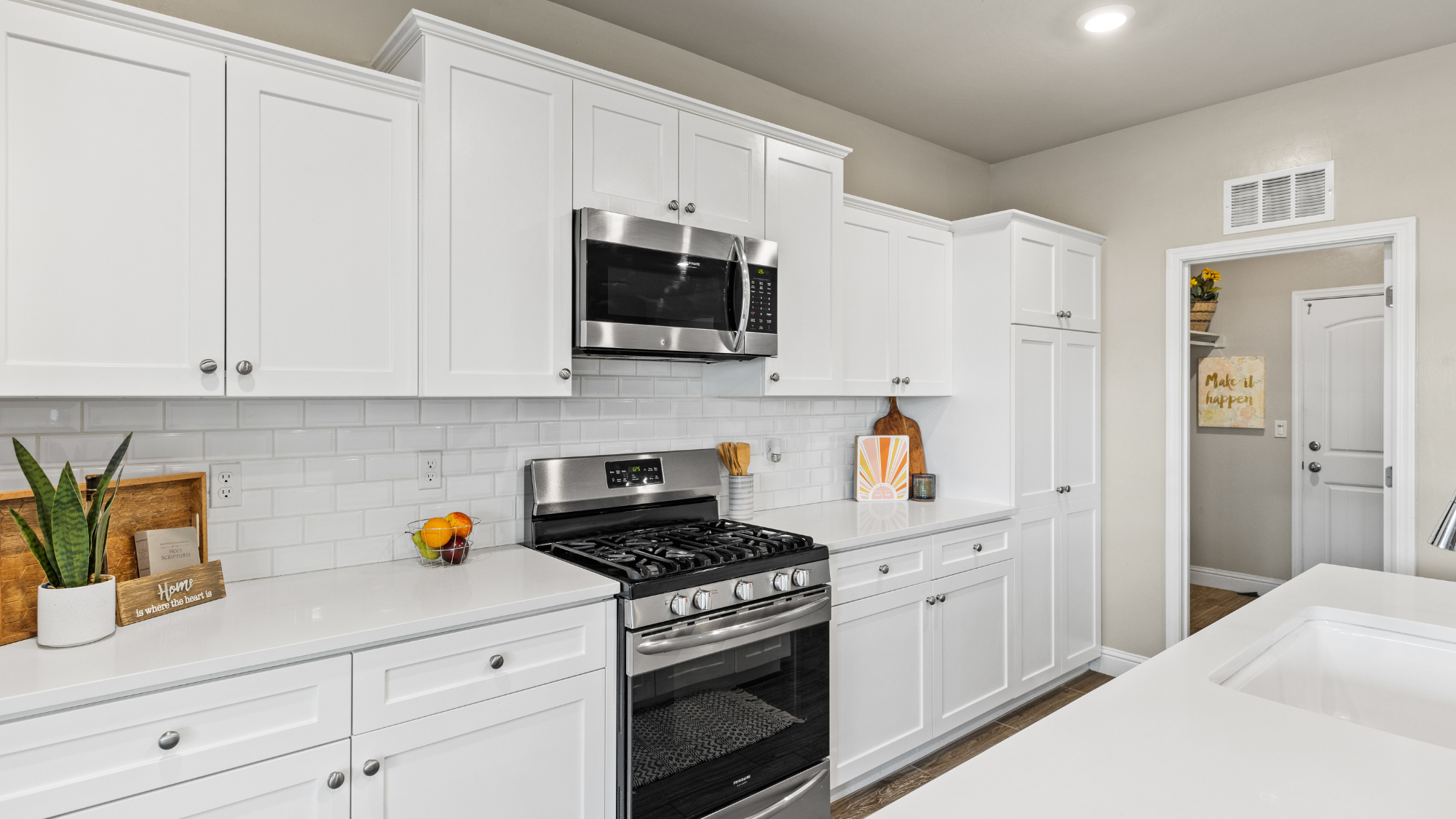 New construction homes Bakersfield CA move-in ready community example