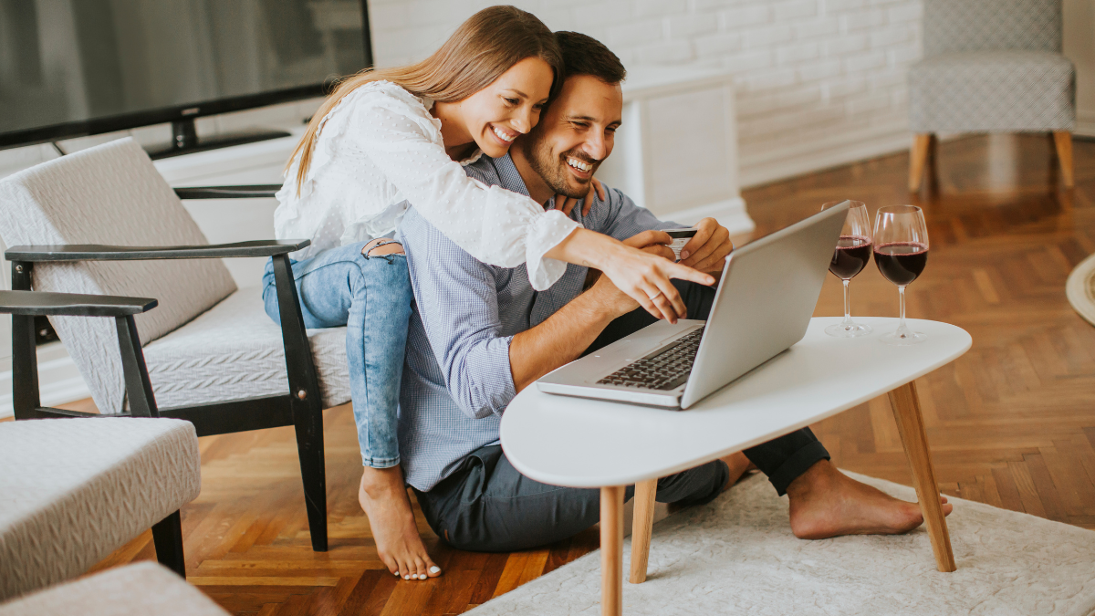 House hunting checklist with home tour questions to help buyers avoid regrets.