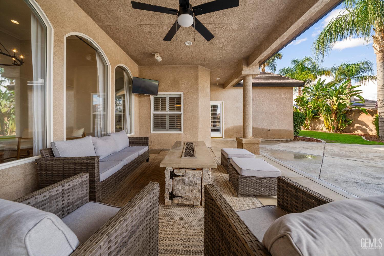 Covered patio overlooking the pool at a Shiloh Estates home in Bakersfield CA